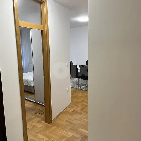 Stan 55m2 Centar Novo Appartamento Banja Luka